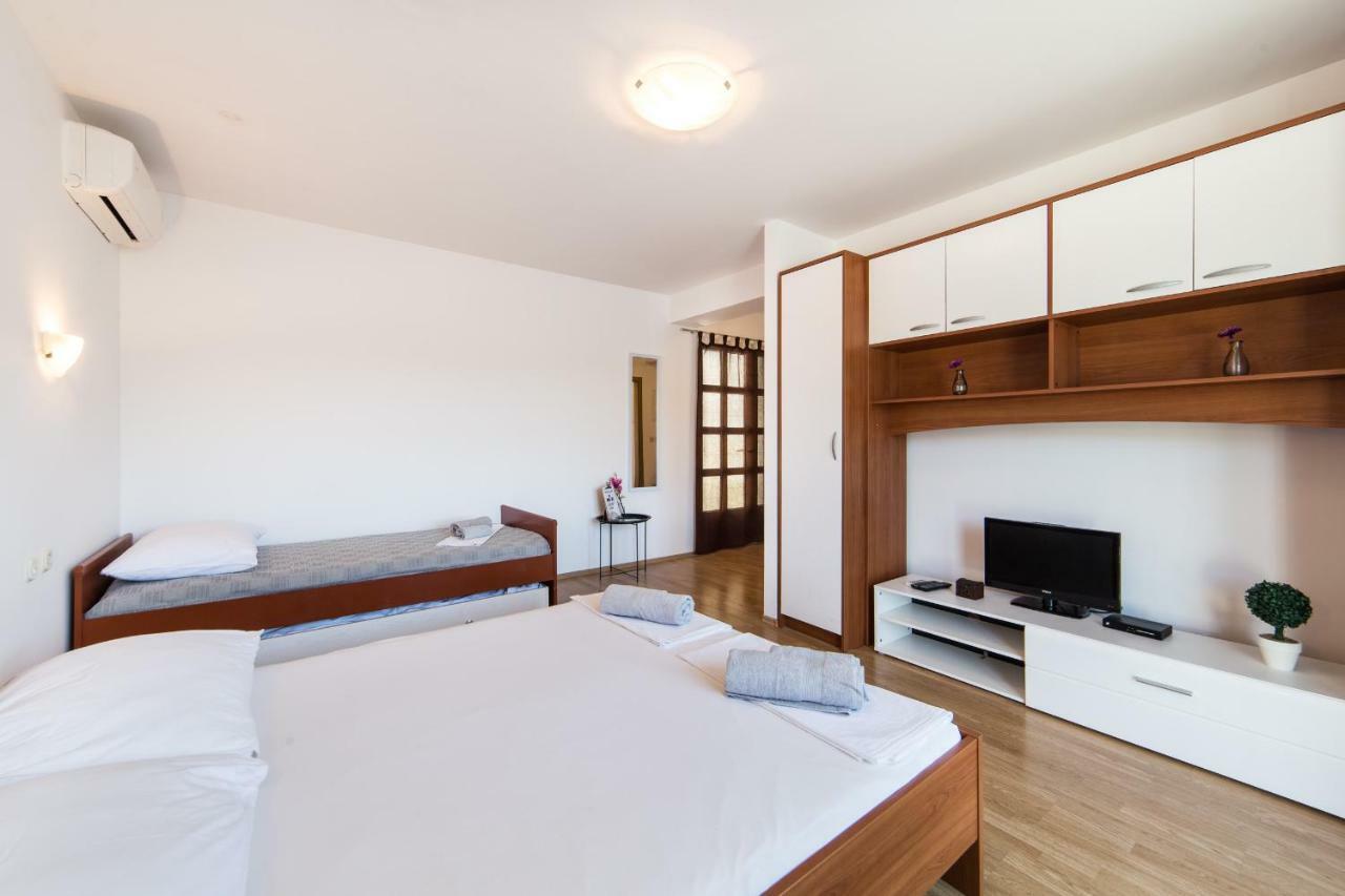 Apartments Barbir Ploce  Exterior photo